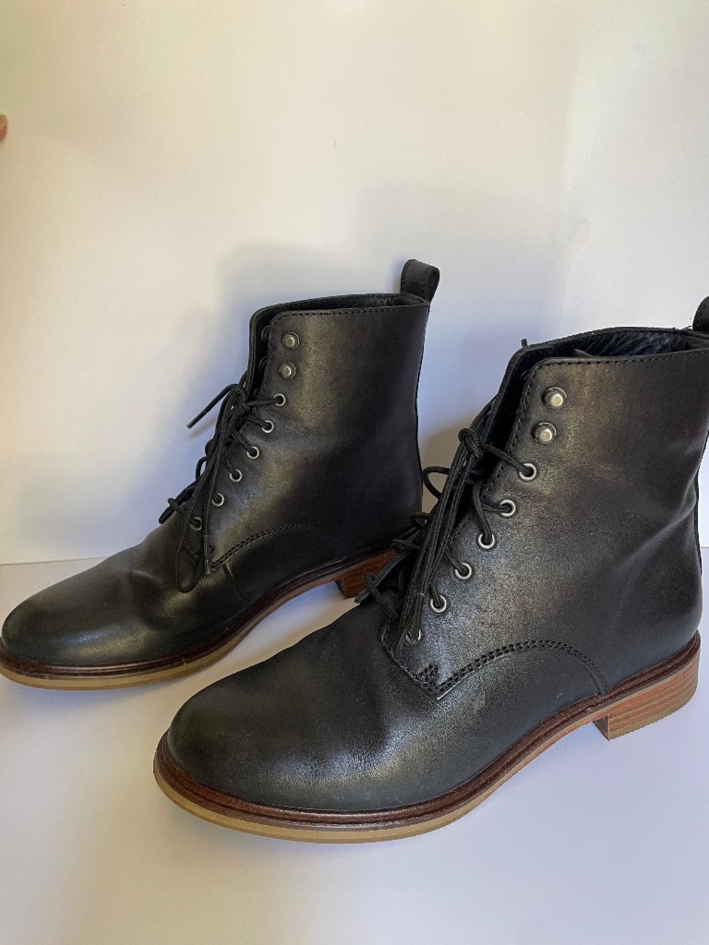 Clark’s Women’s Black Leather Boots EUC